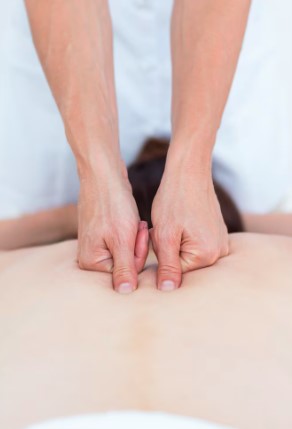 pratique de la réflexologie dorsale et réduction des tensions nerveuses